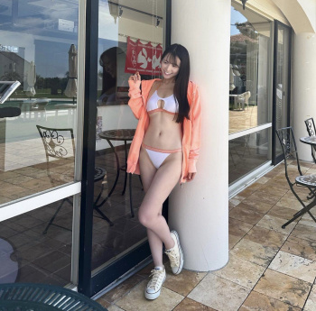 清流あゆ 看護師の資格を持つグラビアアイドル 水着画像の画像