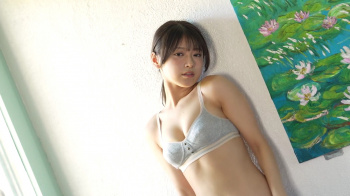 まるぴお部屋でランジェリー姿の画像