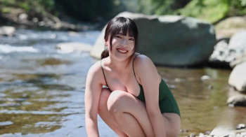 小花真彩 水着画像 2月にアイドルグループを卒業した17歳の画像