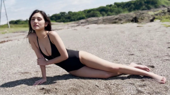 天野レナ スレンダーボディーの25歳の画像