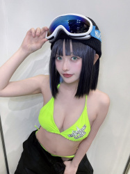 しおみねた 『週刊ヤングジャンプ』でグラビアデビュー。の画像