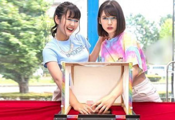 【マジックミラー便】「箱の中身を当てたらが賞金10万円！」暇そうだった未成年の美少女二人が挑戦する！の画像