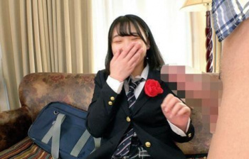 【MM素人ナンパ】天使の笑顔のアオハル女学生に卒業祝いのピストン！の画像