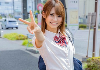一般人ナンパ「やばぁい♡ｗｗ」スレンダー美乳おっぱいの超可愛い制服美女子にフル勃起シコシコを見せつけ発情させて顔射種付！ｗの画像