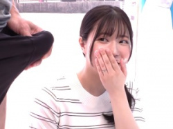【マジミラ号】「これ見えてませんか？」主人と赤ちゃんが外にいるのにデカちんぽをフェラする27歳のお淑やかマダム！【一般人ナンパ】の画像