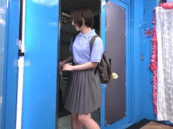 【ミラー号】「それは恥ずかしい//」軽音部だという女学生！彼氏有りショートカット女子が陶芸体験！【素人ナンパ】の画像