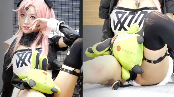 【コスプレ】韓国の巨乳コスプレイヤー、過激衣装でポージングもサービス満点 cosplayの画像