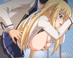 【アニメ】≪※そこ、ホントにやばいって…！≫制服たわわなおっぱい女子校生が屋上でセックス！フルチン起ちした肉棒が奥まで突き刺さる！の画像