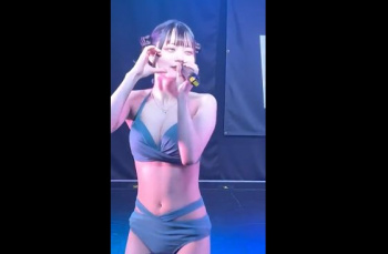 【エロ画像】地下アイドルさんの変態エチエチコンサートおっぱいばるんばるんの画像