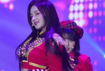 【MAMAMOO(ママム)エロ画像126枚】パンチラしてヌードでおっぱいこぼれるムチムチK-POPグループが妖艶すぎww【永久保存版】の画像