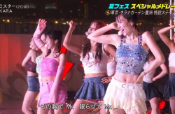 【エロ画像】KARA、来日ライブもゲリラ豪雨で衣装透け透けハプニングｗｗｗｗｗｗの画像