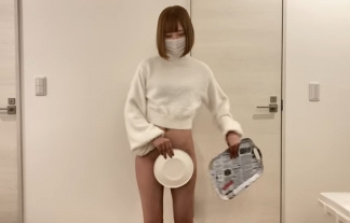 【エロ画像】美女がノーパンあきら100％→放送事故ｗｗｗｗｗｗｗの画像
