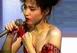 【エロ画像】松田聖子　おっぱいポロリ放送事故をカクニン！！！！の画像