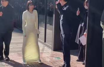 【エロ画像】広瀬すず、股間がマジ透けて見える完全ドスケベパンツはいてるよね？の画像