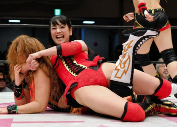 【脊山麻理子エロ画像20枚】おっぱい丸見え女子プロレスデビューで脱ぎすぎるお尻女子アナウンサー厳選SP【永久保存版】の画像
