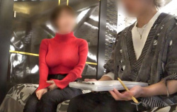 【エロ画像】【たぬき顔で巨乳】ニットでは隠しきれない巨乳のお客様!!の画像