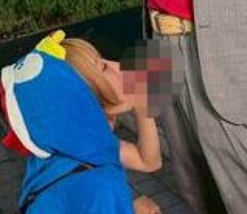 【エロ画像】トー横ゆきにゃん、AVエロ動画!トー横での路上でフェラ動画、流出してしまうwww(エロGIF動画)の画像