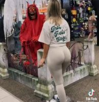 【エロ画像】【動画】海外のハロウィン想像以上にびっくりするｗｗｗｗｗｗｗｗｗの画像