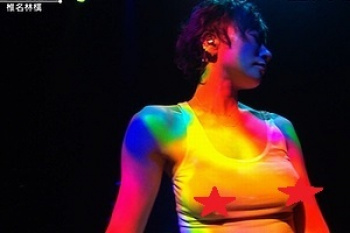 【椎名林檎エロ画像５２枚】おっぱいから乳首ポロリしまくるヌードやパンチラノーブラライブとか厳選やりたい放題【永久保存版】の画像