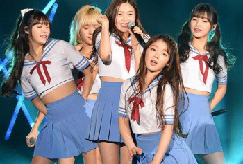 【OH MY GIRLエロ画像７９枚】ヌードでパンチラとおっぱい出して乳首が興奮する韓国ユニット抜けるｗｗｗｗ【永久保存版】の画像