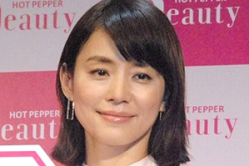 【石田ゆり子エロ画像５３枚】ヌードでおっぱいもろ乳首濡れ場やパンチラが美しい熟SP【永久保存版】の画像