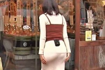 【エロ画像】若林有子アナ、お尻の形が丸わかり！パンティ線が透けてエロすぎるｗｗｗ【GIF動画】 の画像