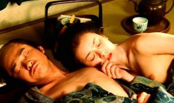 【エロ画像】遠野なぎこ（女優濡れ場）映画「海は見ていた」大胆な脱ぎっぷりを見せる貴重な全裸ヌード映像。の画像