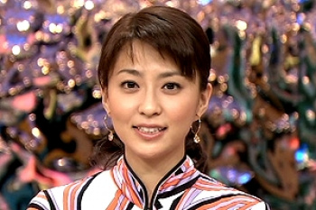 【小林麻央エロ画像７６枚】パンチラやおっぱいが秘宝すぎ「キャスター姿も水着もパンモロ多すぎ異常ｗｗｗｗ」【永久保存版】の画像