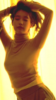 ソロ歌手IUの新曲ＭＶに仄かに漂うセクシー部分詰め合わせの画像