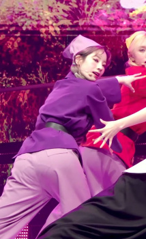 ぷり尻突き出してパンティライン魅せちゃうTWICEダヒョンの画像