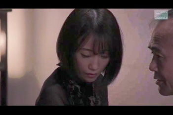 【長瀬麻美】隣の奥さんを犠牲にする熟女美人妻の交通事故報復SEX劇の画像