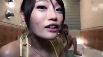 デカパイエロスギ美女のスワッピングSEXの画像