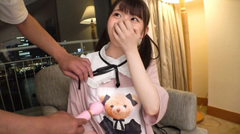 【ロリっ子】おさげの色白娘のピンク乳首とスベスベの桃尻がエロい!最後は顔にぶっかけたwwwwwの画像
