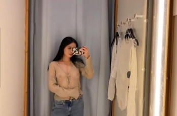 【画像】YouTubeでお〇ぱい出してる女の子wwwwwwwwwの画像