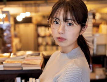 【画像】最近の書店員さん、客をシコらせにくるwwwwwの画像