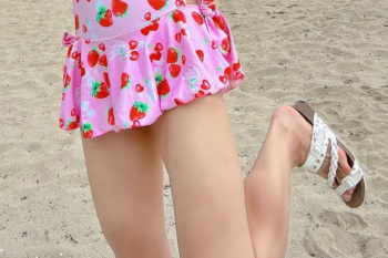 【画像】男の娘が可愛い水着着てみた!の画像