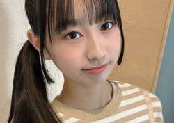 【画像】美少女の指毛が濃いと話題に。きっとマン毛も濃いだろうwwwwwwwwwwの画像