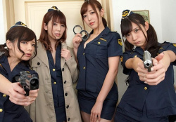 【画像】女の警官ってなんであんな工ロいの????の画像