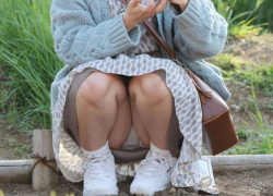 【画像多】こういう しゃがみパンチラって好きか?????の画像