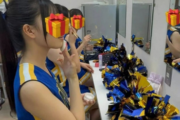 【画像】チアガールの控室、入っただけで射 精しそうwwwwwwwwの画像