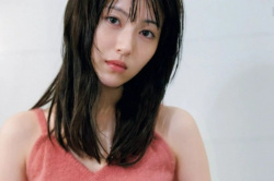 【画像】浜辺美波さん(24)のおっ ぱいwwwwwwwwwwの画像