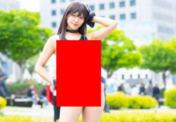 【画像】ガバガバマ〇コをアピールする、ヤバイコスプレイヤーさんが見つかってしまうwwwwwwの画像