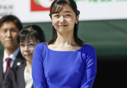 【画像】佳子様(30)、ビーチク丸出しであたシコに目覚めてしまうｗｗｗｗｗｗｗｗｗの画像