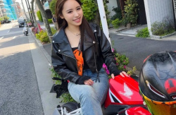 【画像】バイク美女、マ〇コつるつるだったwwwwwwwwwwwの画像