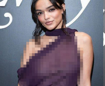 【画像】ハリウッド女優さん、スケベドレスでパーティー会場に登場してしまうｗｗｗｗｗｗｗｗｗｗの画像