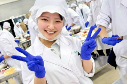 【画像】かわいい安心系J Kさん、調理実習でガチめのクリスマスケーキを作ってしまうｗｗｗｗｗｗｗｗｗｗの画像