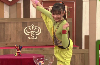 【画像】NHKで女子 中学生がY字バランスをし、股間がシュッとなってしまうｗｗｗｗｗｗｗの画像