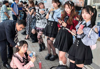 【朗報】地雷系たちんぼ女子が客待ち‼ 交渉次第で生中出しOKらしいｗｗｗｗｗｗｗｗｗの画像