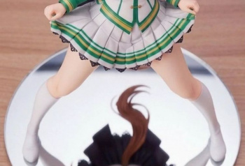 【画像】サイレンススズカのフィギュア、えっ ちすぎるｗｗｗｗｗｗｗｗｗｗｗｗｗの画像