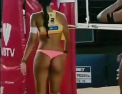 【動画】女子ビーチバレー、Tバック尻丸出しスタイルが普通になるｗｗｗｗｗｗの画像